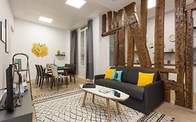 Appartement avec 3 chambre(s) de 96 m² et 1 salle(s) de bains privée(s) à 2e - Louvre - Bourse